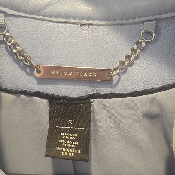 White House Black Market - Picture 4 of 4